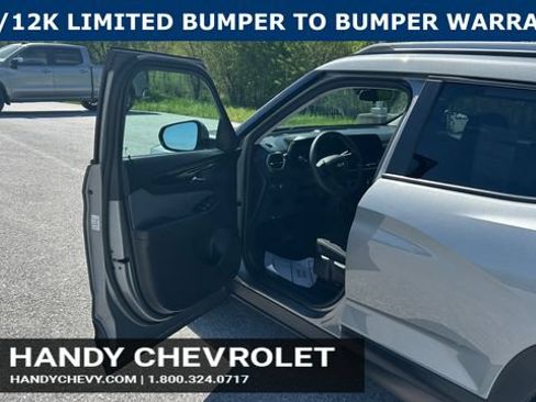 Certified 2025 Chevrolet TrailBlazer LT AWD/4WD image 11