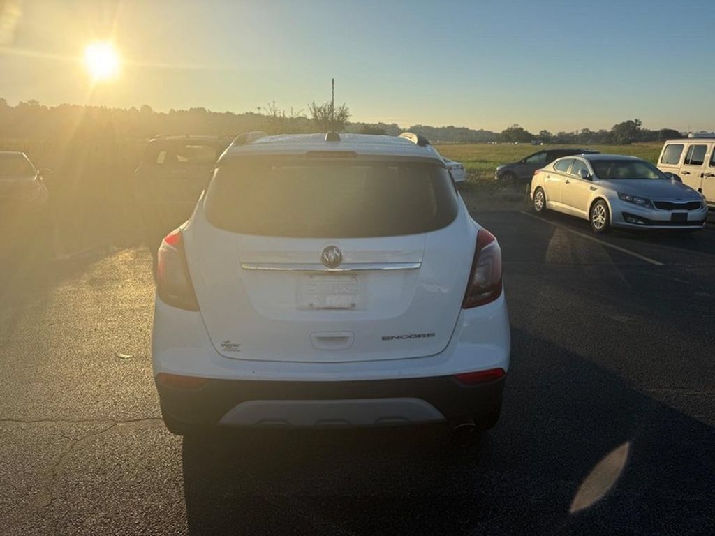 Used 2020 Buick Encore Preferred FWD image 3