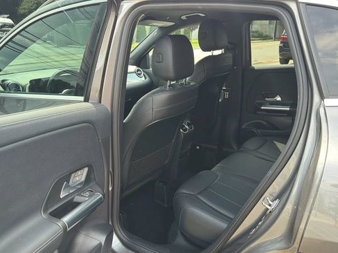Used 2021 Mercedes-Benz GLA 250 4MATIC w/ Premium Package image 27