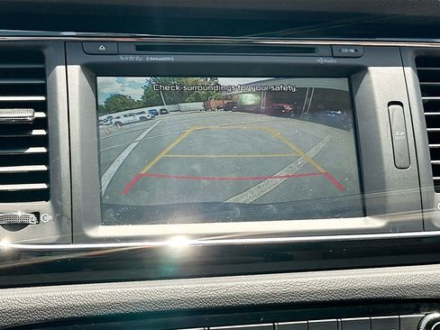 Used 2016 Kia Sedona SX FWD image 14