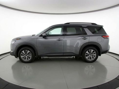 Used 2025 Nissan Pathfinder SV AWD/4WD image 5
