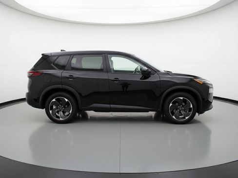 Used 2025 Nissan Rogue SV image 9