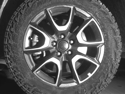 Used 2025 Jeep Compass Trailhawk AWD/4WD image 12