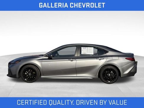 Used 2025 Toyota Camry SE FWD image 4