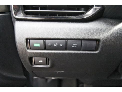 Used 2024 Nissan Sentra SV FWD image 17