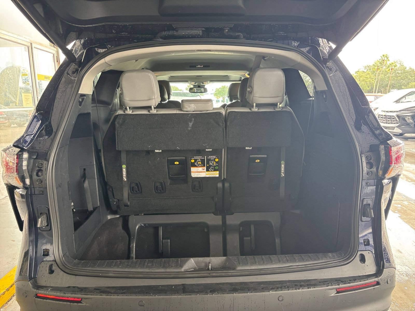 Used 2025 Toyota Sienna XLE FWD image 34