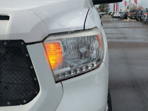 Used 2016 Toyota Tundra SR5 image 12