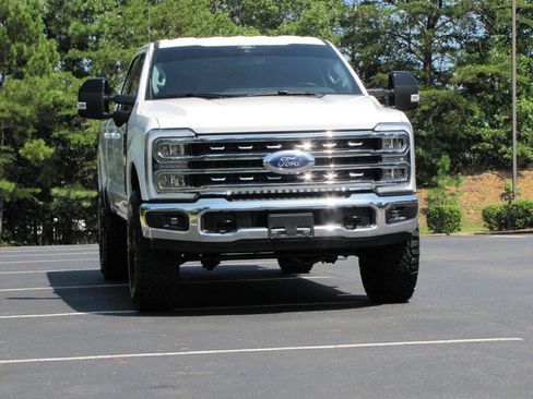 Used 2025 Ford F250 Lariat w/ Tremor Off-Road Package AWD/4WD image 9