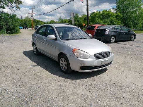 Used 2009 Hyundai Accent GLS w/ Popular Equipment Pkg 5 FWD image 5