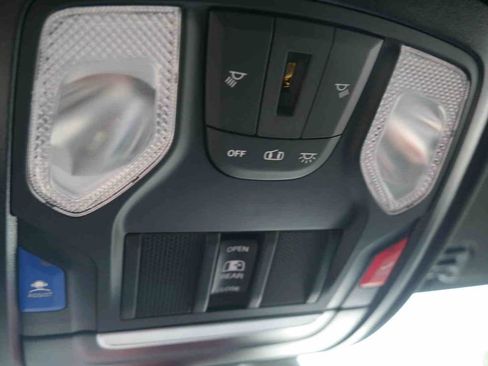 Used 2025 RAM 1500 Big Horn AWD/4WD image 36