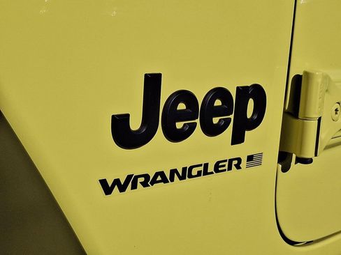 Used 2023 Jeep Wrangler Sport S image 29