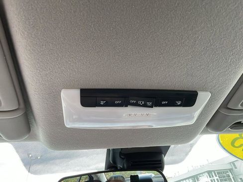 Used 2023 Nissan Versa SV FWD image 10