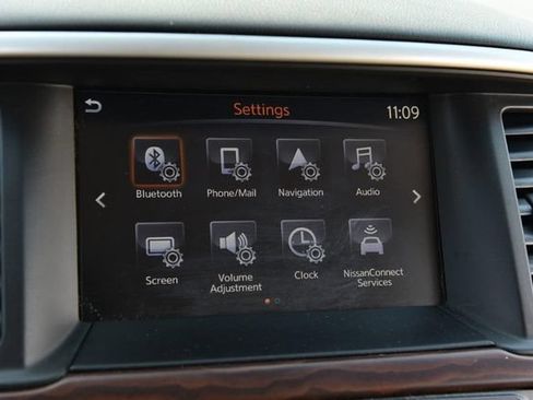 Used 2018 Nissan Pathfinder Platinum FWD image 17