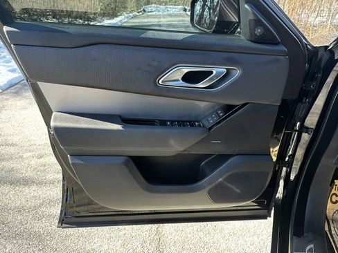 Used 2023 Land Rover Range Rover Velar R-Dynamic S image 8