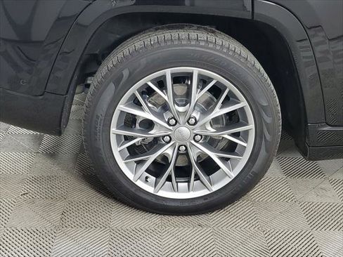 Used 2022 Jeep Grand Cherokee Summit w/ Advanced Protech Group IV AWD/4WD image 13