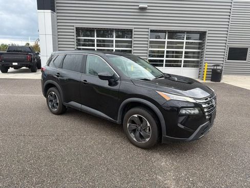 Used 2024 Nissan Rogue SV AWD/4WD image 2