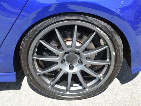 Used 2015 Volkswagen Golf R 4-Door AWD/4WD image 34