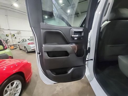 Used 2016 GMC Sierra 2500 SLE w/ SLE Preferred Package AWD/4WD image 8