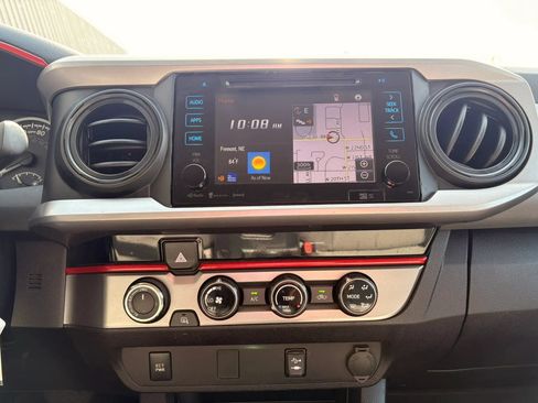 Used 2017 Toyota Tacoma SR5 w/ Tow Package AWD/4WD image 21