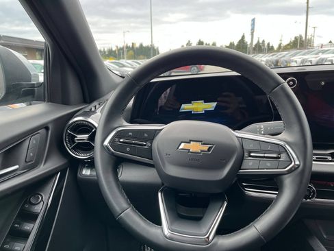 Used 2025 Chevrolet Equinox LT FWD image 28