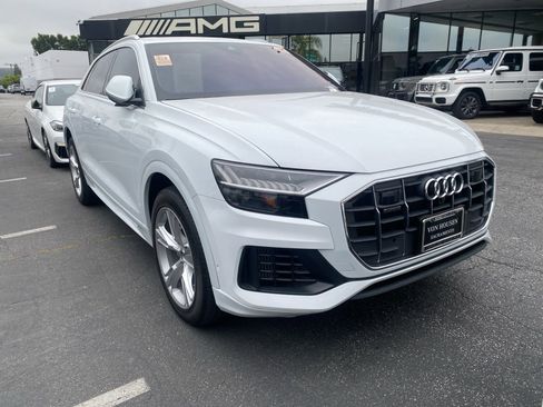 Used 2023 Audi Q8 Premium AWD/4WD image 2