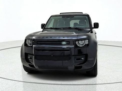 Used 2024 Land Rover Defender 110 X-Dynamic SE AWD/4WD image 2