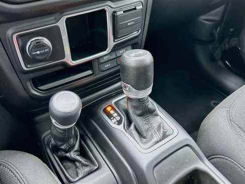 Used 2023 Jeep Wrangler Unlimited Sport AWD/4WD image 26