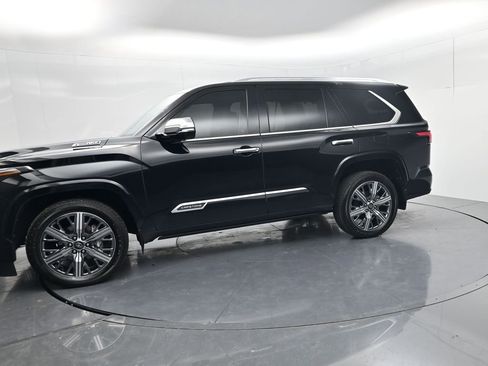 Used 2025 Toyota Sequoia Capstone AWD/4WD image 4