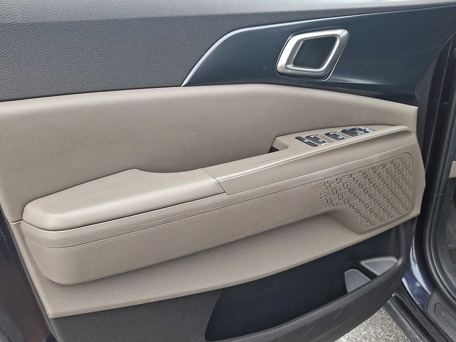 Certified 2025 Kia Carnival FWD image 13