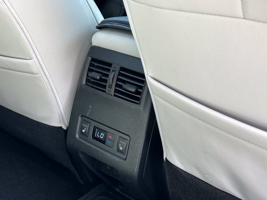 Used 2025 Mitsubishi Outlander 4WD Plug-In Hybrid image 48