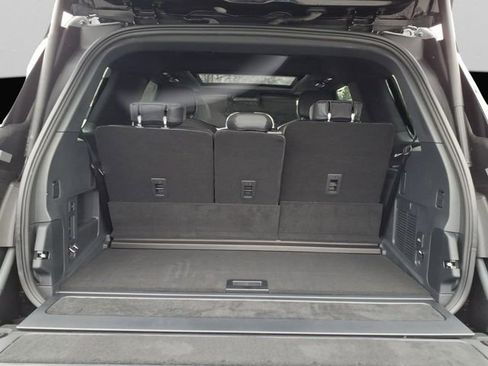 New 2026 Lincoln Navigator Reserve w/ Jet Appearance Package AWD/4WD image 9