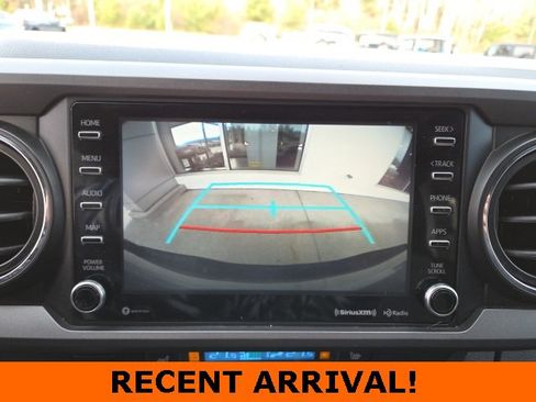 Used 2021 Toyota Tacoma TRD Off-Road image 12