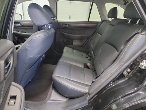 Used 2018 Subaru Outback 3.6R Limited AWD/4WD image 28