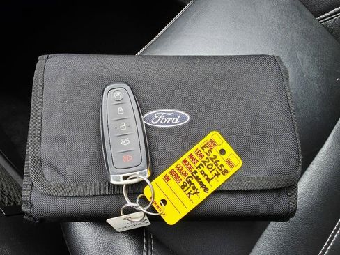 Used 2017 Ford Escape Titanium AWD/4WD image 40