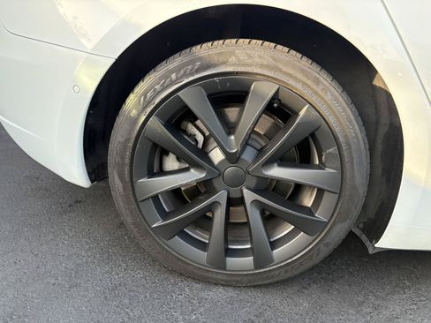 Used 2018 Tesla Model 3 Long Range RWD image 11