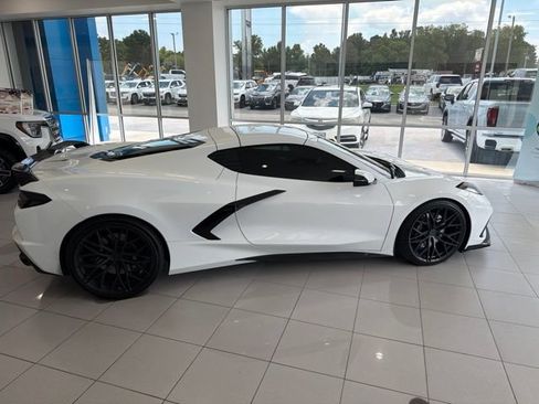 Used 2024 Chevrolet Corvette Stingray Preferred Cpe w/ Z51 Performance Package RWD image 8