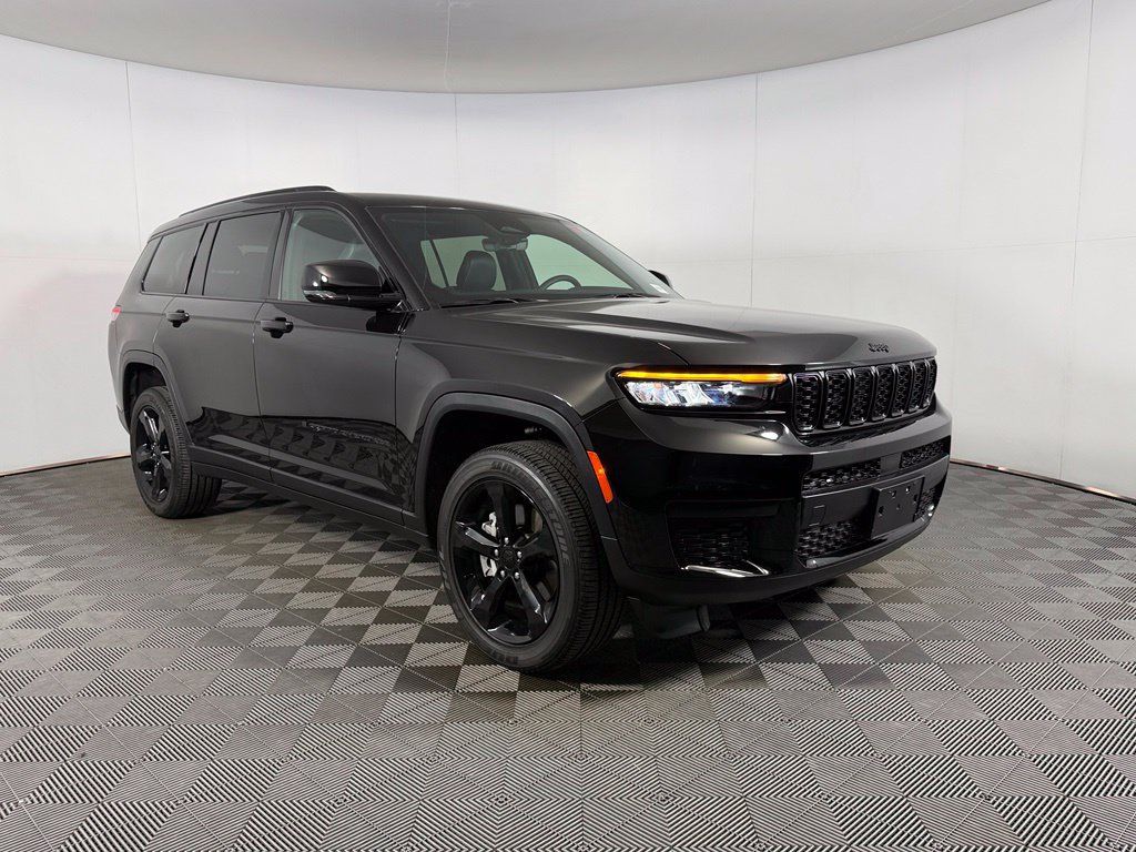 Certified 2025 Jeep Grand Cherokee L Laredo RWD image 4