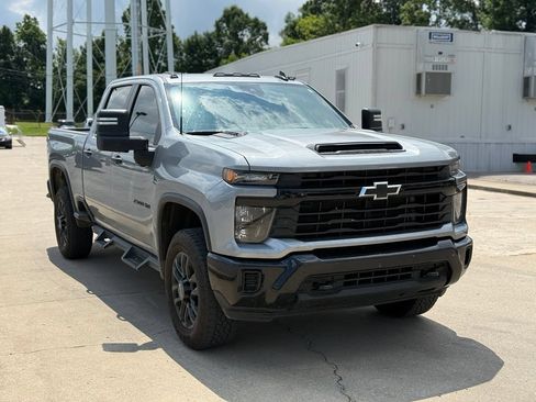 Used 2026 Chevrolet Silverado 2500 Custom w/ Custom Blackout Package AWD/4WD image 4
