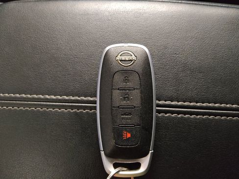 Used 2025 Nissan Sentra SV FWD image 32