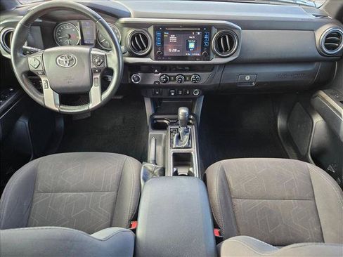 Used 2018 Toyota Tacoma TRD Off-Road RWD image 13