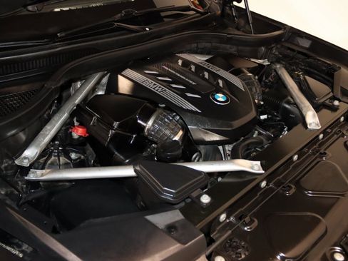 Used 2023 BMW X5 M50i w/ Climate Comfort Package image 98