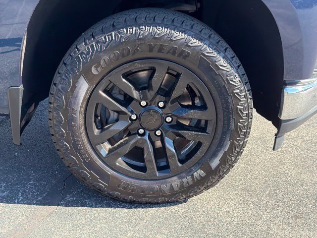 Used 2022 Chevrolet Silverado 1500 LT AWD/4WD image 17