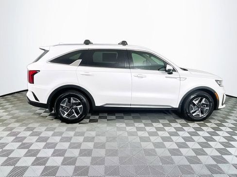 Used 2022 Kia Sorento S FWD image 9