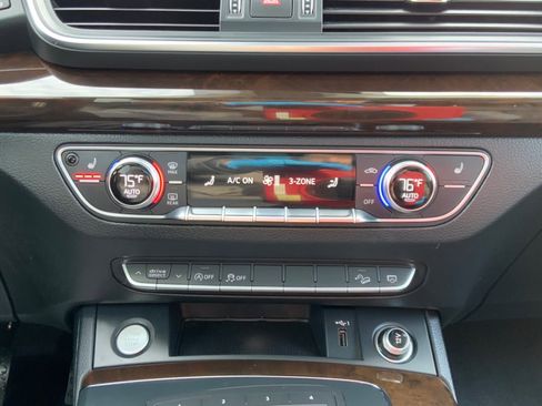 Used 2019 Audi Q5 Premium w/ Convenience Package image 34