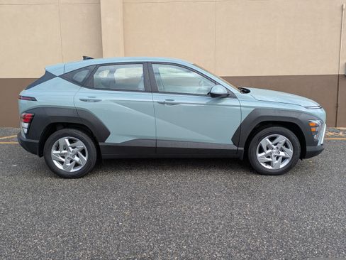 New 2026 Hyundai Kona SE image 3