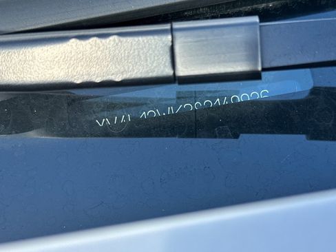 Used 2025 Volvo V60 B5 Cross Country Plus image 2