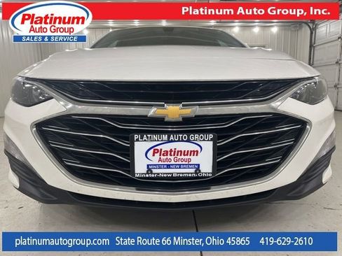 Used 2022 Chevrolet Malibu LT FWD image 40