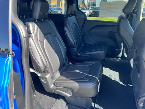 New 2026 Chrysler Pacifica Select w/ S Appearance Package image 13