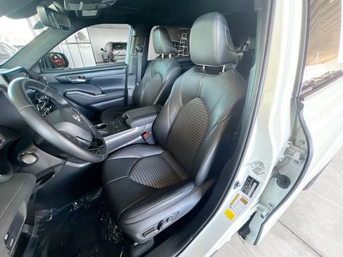 Used 2021 Toyota Highlander XSE image 10