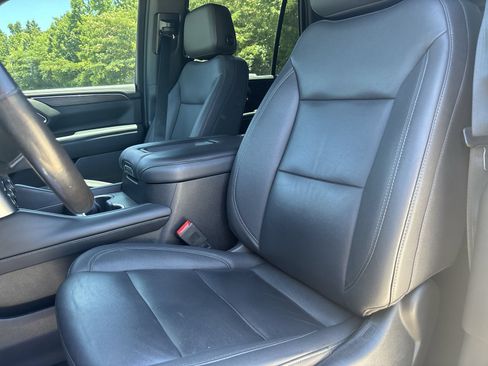 Used 2022 Chevrolet Tahoe LT w/ LT Signature Package AWD/4WD image 14
